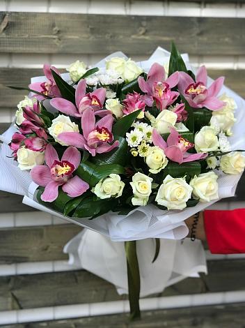 Букет цветов из: Розы и Хризантемы в Соколе Вологодской области