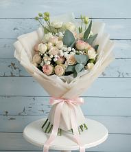 Букет цветов из:  Розы и Лизиантусы в Соколе Вологодской области