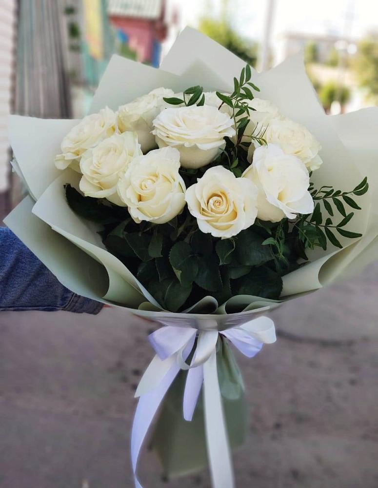 Букет Белые розы Проуд в Соколе Вологодской области