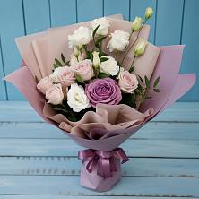 Букет цветов из:  Розы и Лизиантусы в Соколе Вологодской области