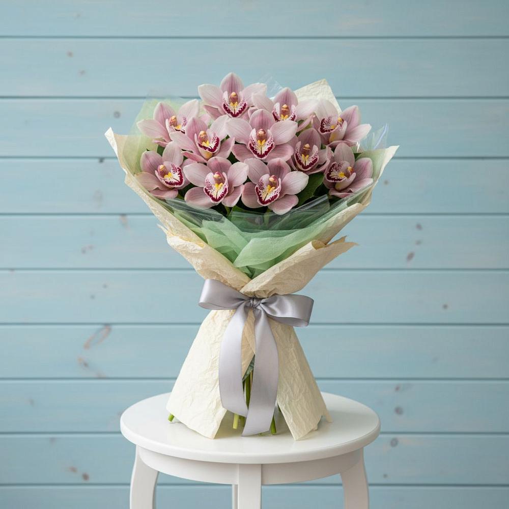 Букет цветов из: Орхидеи и Розы в Соколе Вологодской области