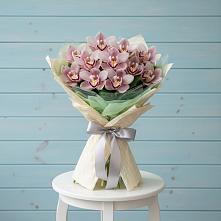 Букет цветов из:  Орхидеи и Розы в Соколе Вологодской области