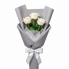 Букет 3 белые розы в Соколе Вологодской области