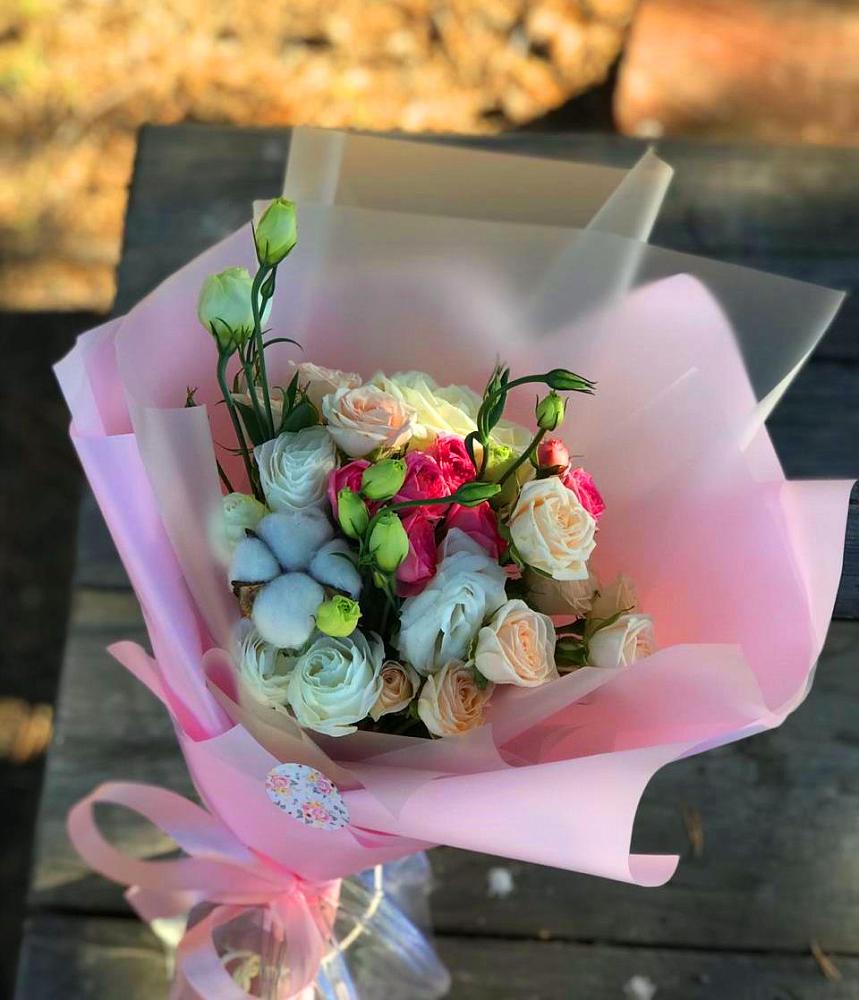 Букет цветов из: Розы и Лизиантусы в Соколе Вологодской области