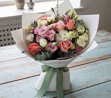 Букет цветов из:  Розы, Лизиантусы и Гвоздики в Соколе Вологодской области