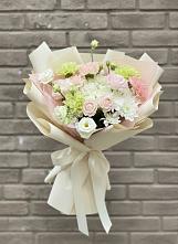Букет цветов из:  Гвоздики, Розы, Лизиантусы и Хризантемы в Соколе Вологодской области