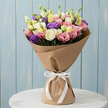 Букет цветов из:  Лизиантусы в Соколе Вологодской области