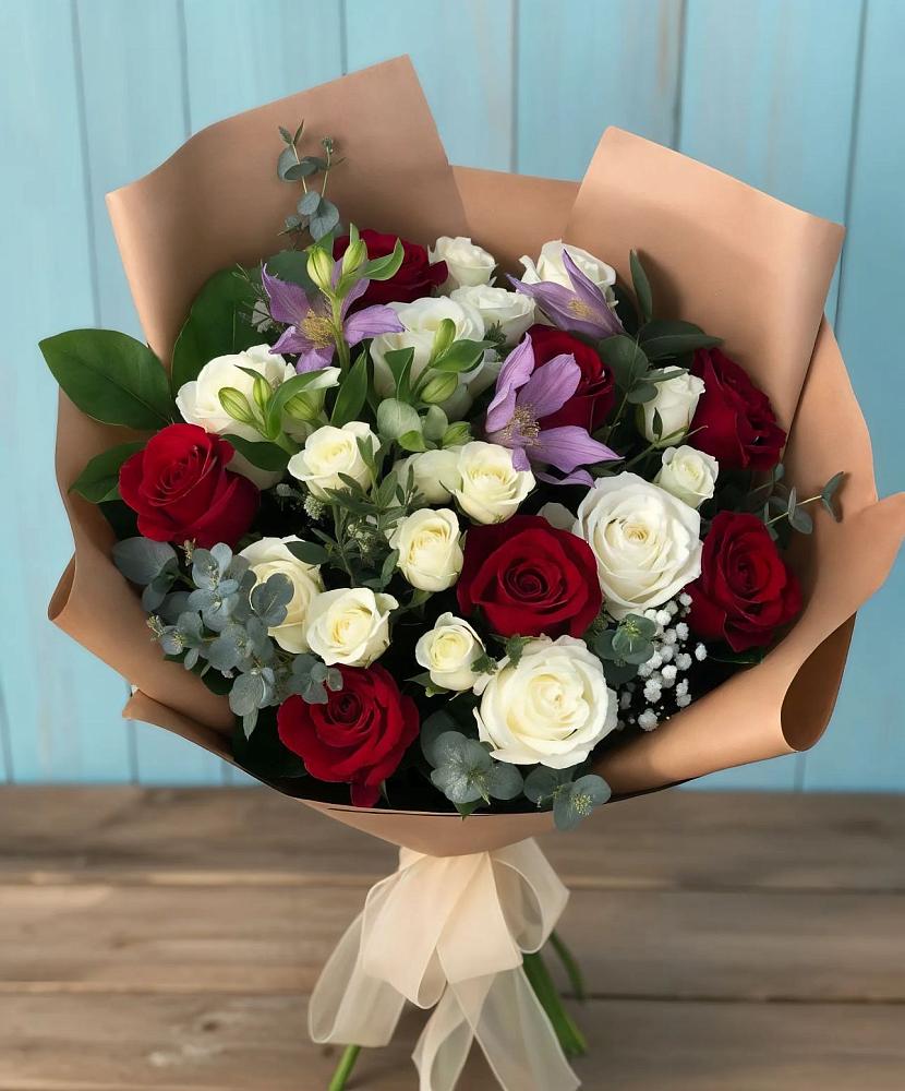 Букет цветов из: Розы и Альстромерии в Соколе Вологодской области