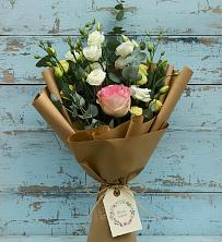 Букет цветов из:  Розы и Лизиантусы в Соколе Вологодской области