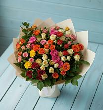 Букет Микс из разноцветных кустовых роз в Соколе Вологодской области