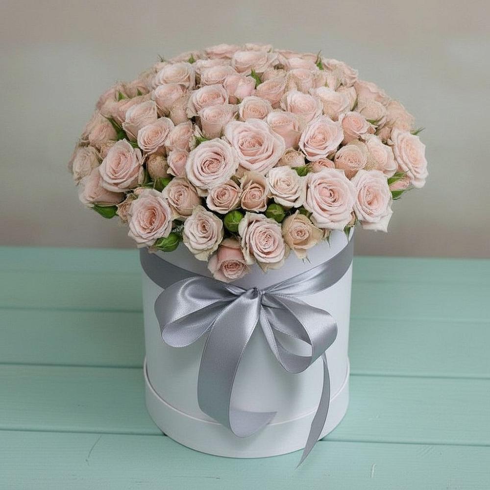 Цветочная композиция из Розы в шляпной коробке в Соколе Вологодской области